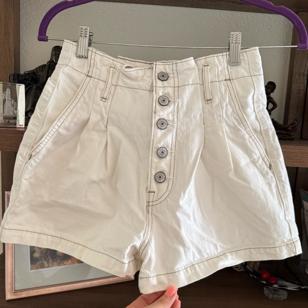Abercrombie & Fitch High-Waist Button-Front Shorts — Cream